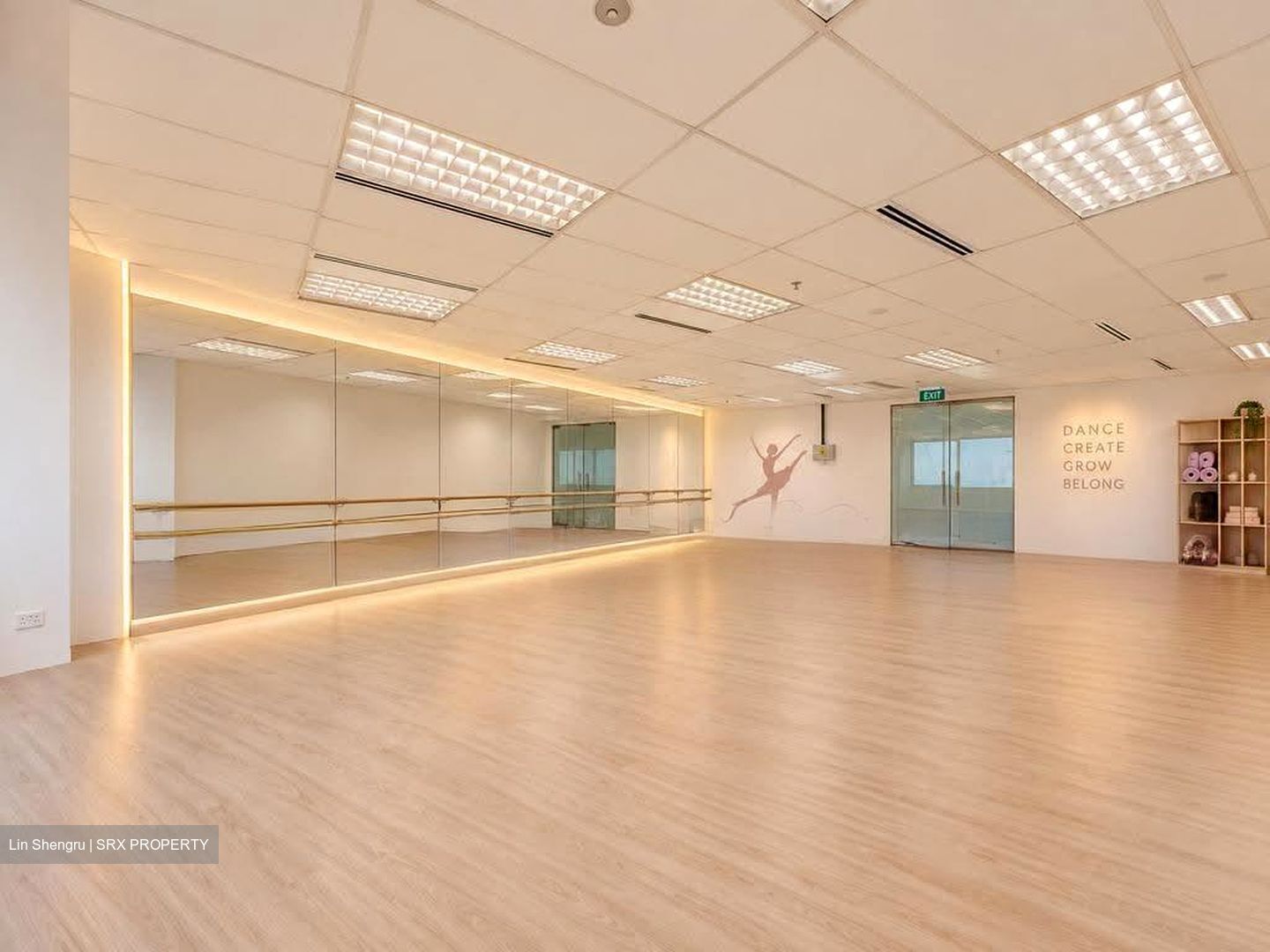 Parkway Parade (D15), Office #637315141
